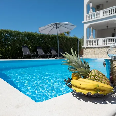 Natura With Private Pool Apartamento Zadar