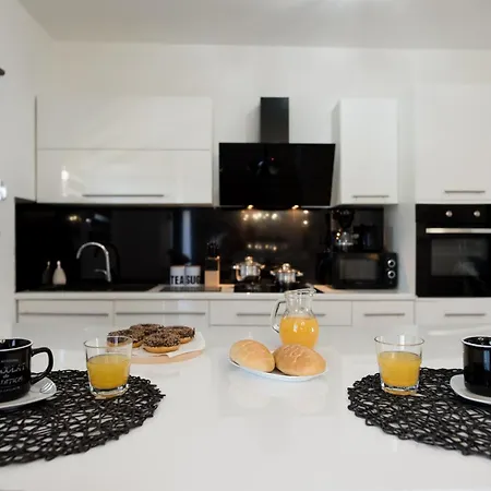 Natura With Private Pool Apartment