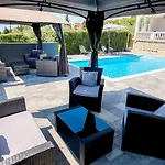 Natura With Private Pool Appartement