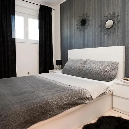 Natura With Private Pool Zadar