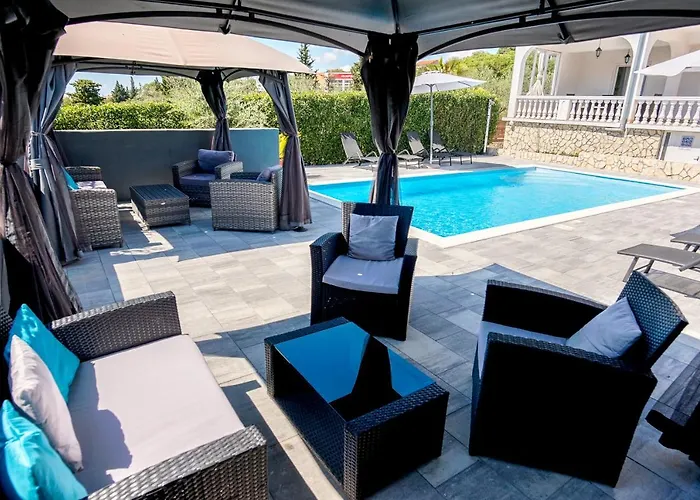 Natura With Private Pool Daire